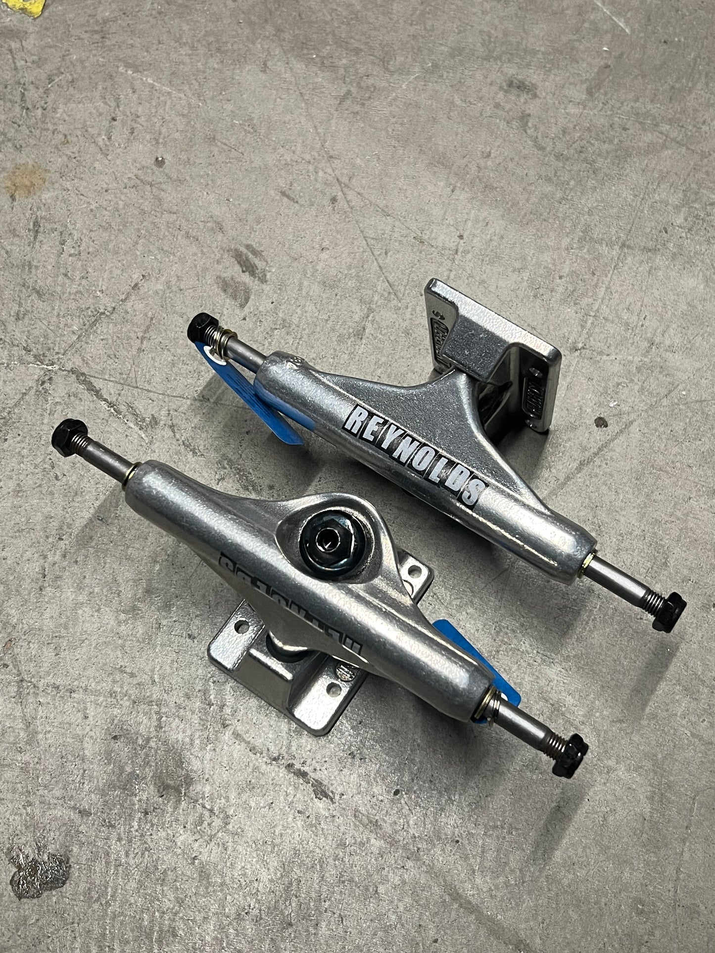 Independent Mid-Hollow Inverted Kingpin Reynolds